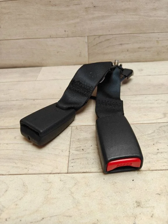 Tagumise turvavöö pannal 0436049