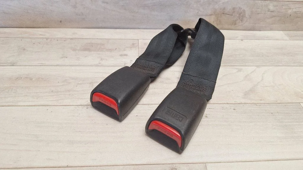 Rear seatbelt buckle – rear left