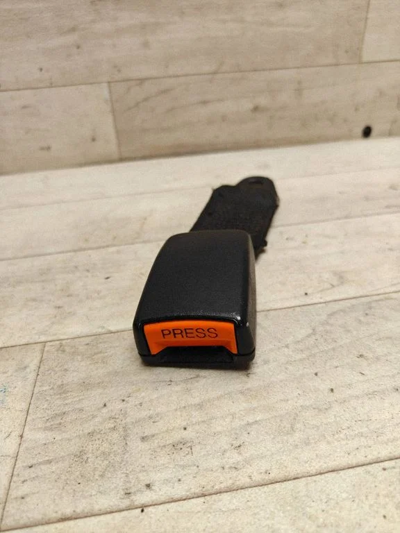 Rear seatbelt buckle 888227C411