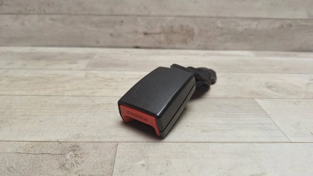 Rear seatbelt buckle 5J7857753