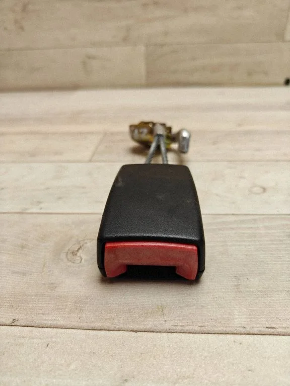 Rear seatbelt buckle – Audi A4 S4 B6 8E 8H (2001-2005)