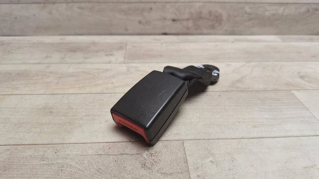 Rear seatbelt buckle 5J7857739