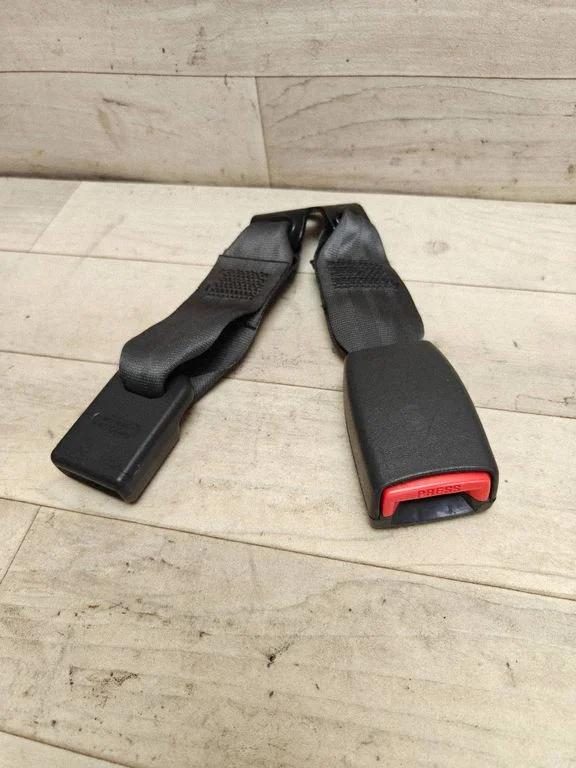 Rear seatbelt buckle 040728