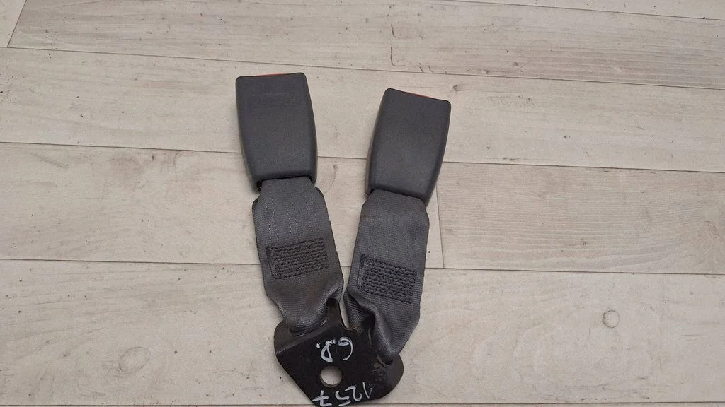 Rear seatbelt buckle 1K04835285