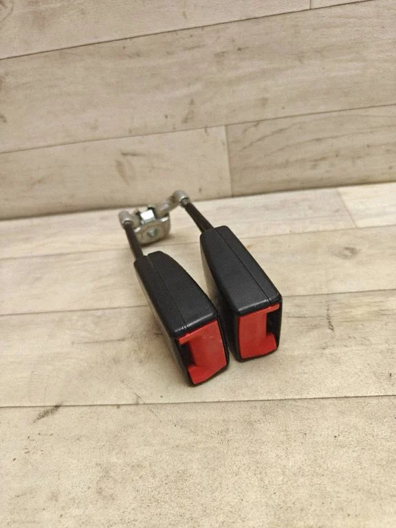 Rear seatbelt buckle 6R0857739