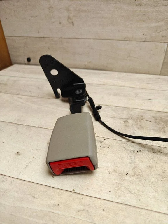 Rear seatbelt buckle 96561758ZW
