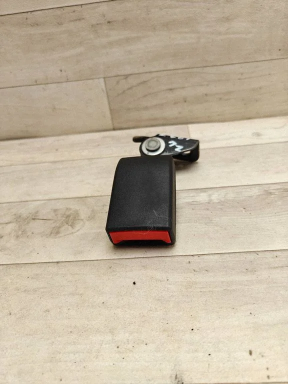 Rear seatbelt buckle – Opel Insignia A (2008-2017)