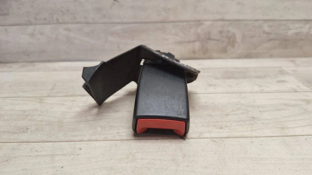 Rear seatbelt buckle 4F0857740D