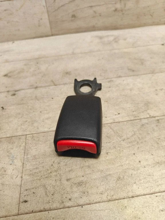 Rear seatbelt buckle – rear left