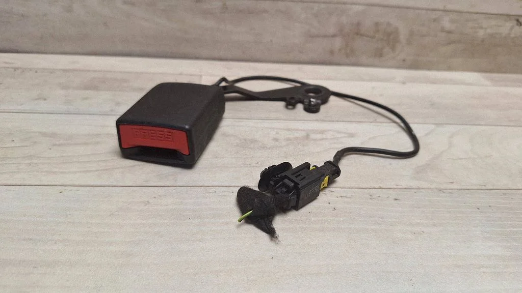 Tagumise turvavöö pannal 96815437XT