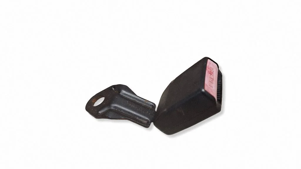 Rear seatbelt buckle – rear left