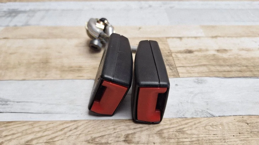 Rear seatbelt buckle 1K0857739F