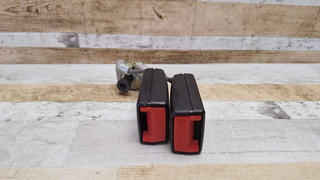 Rear seatbelt buckle 3C0857739C