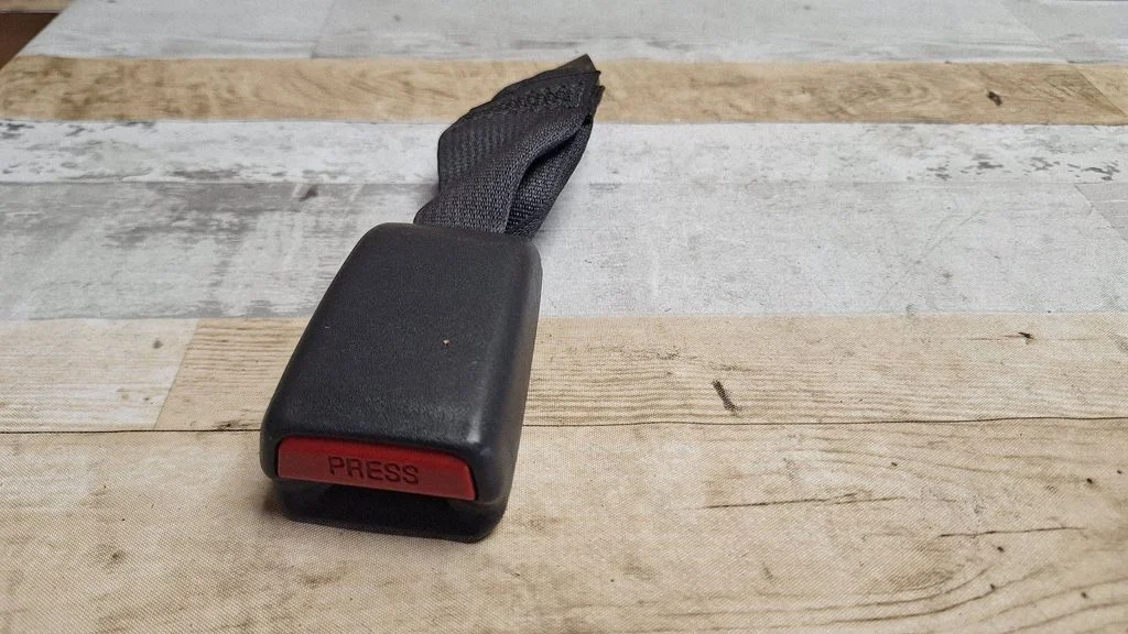 Rear seatbelt buckle – rear left