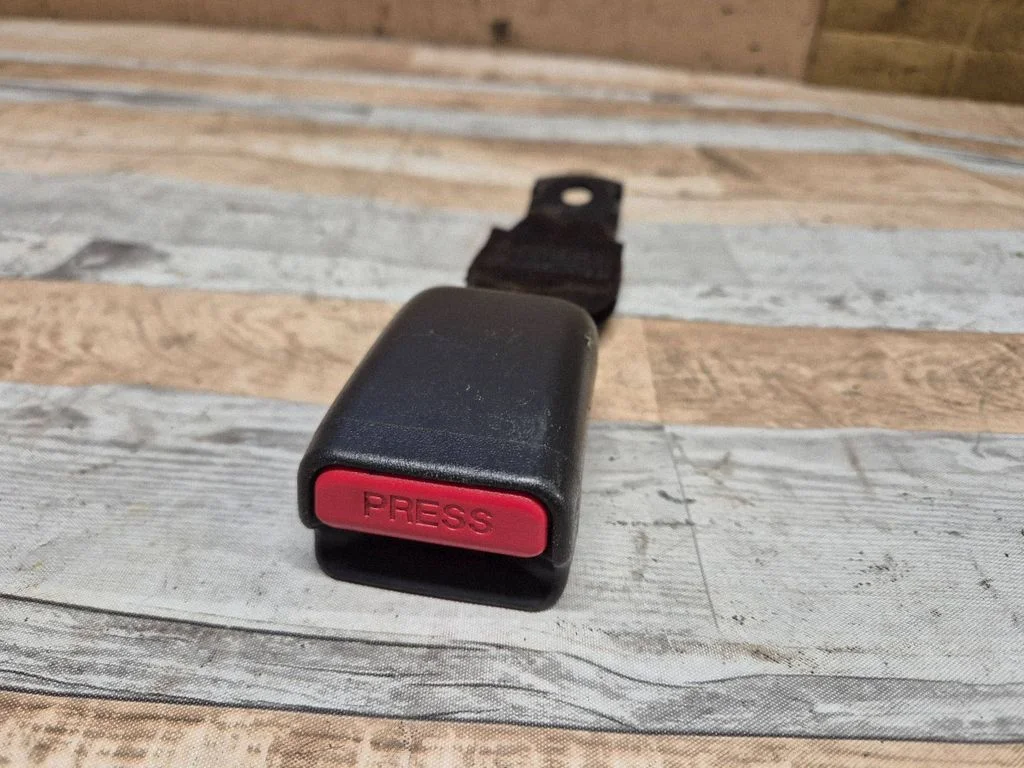Rear seatbelt buckle – rear left