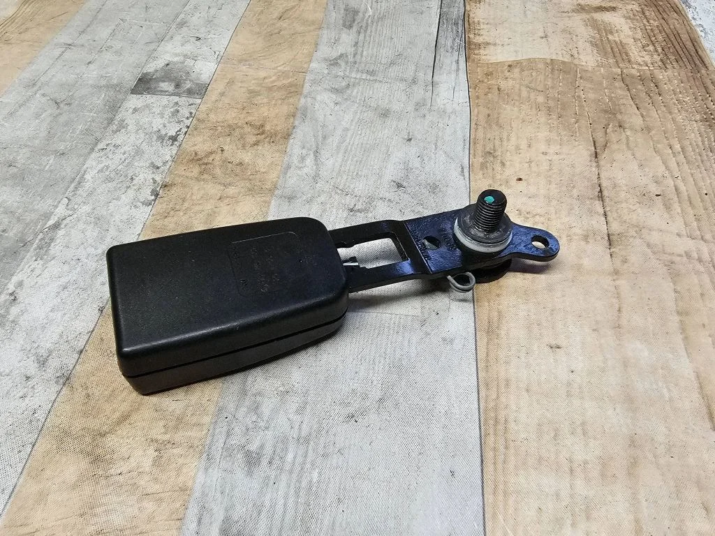 Tagumise turvavöö pannal – Mercedes-Benz R-klass W251 (2005-2013)
