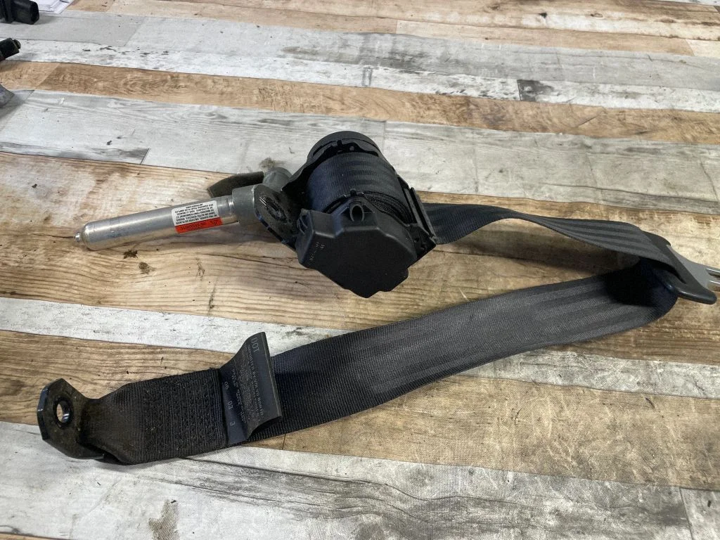 Rear seatbelt buckle 30661797