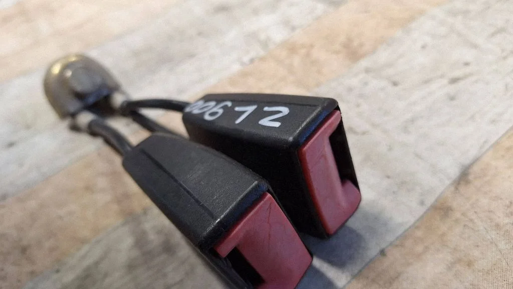 Rear seatbelt buckle – Skoda Octavia Mk1 (1U) (1996-2004)