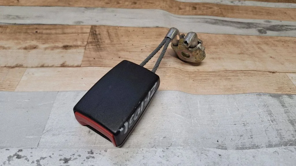 Tagumise turvavöö pannal 4B0857740A