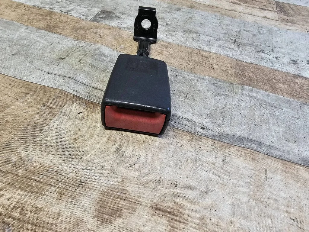 Rear seatbelt buckle – Opel Astra H (2004-2012)