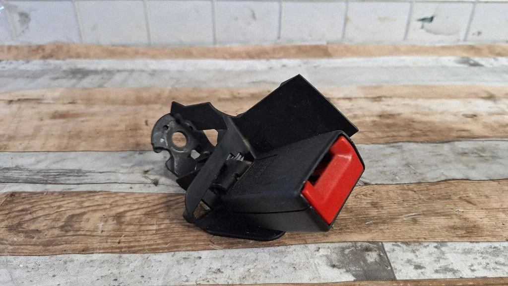 Rear seatbelt buckle 4F0857740D