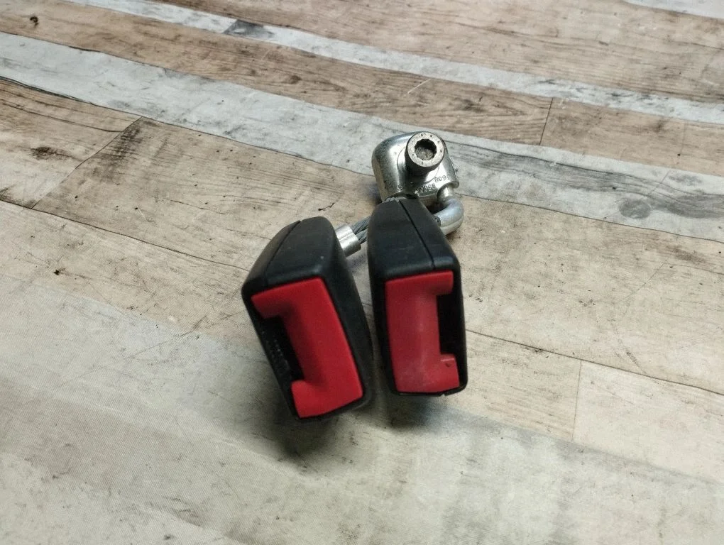 Rear seatbelt buckle 1K0857739H