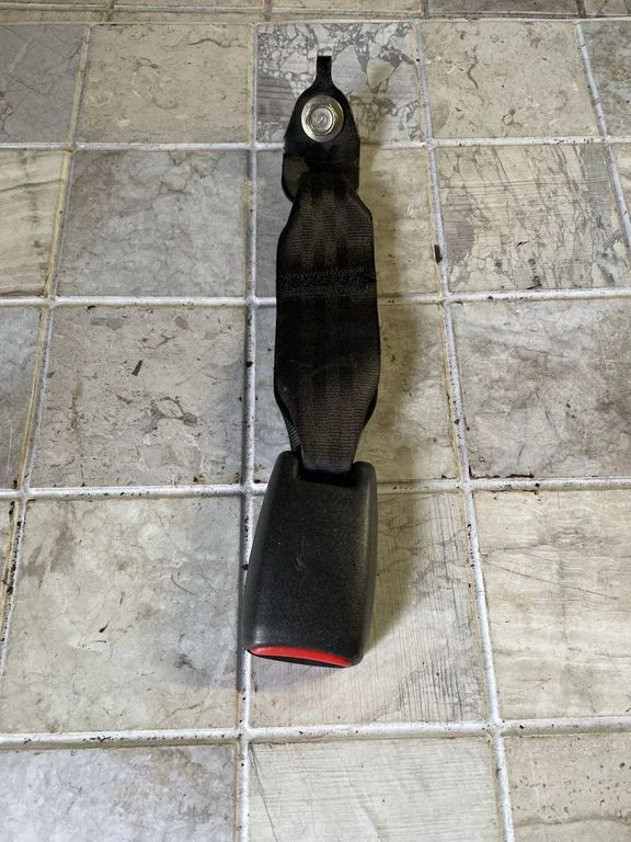 Tagumise turvavöö pannal NSB1053