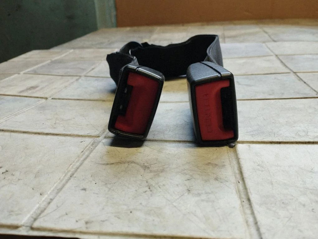 Rear seatbelt buckle – BMW 1 Series E81 E87 (2004-2011)
