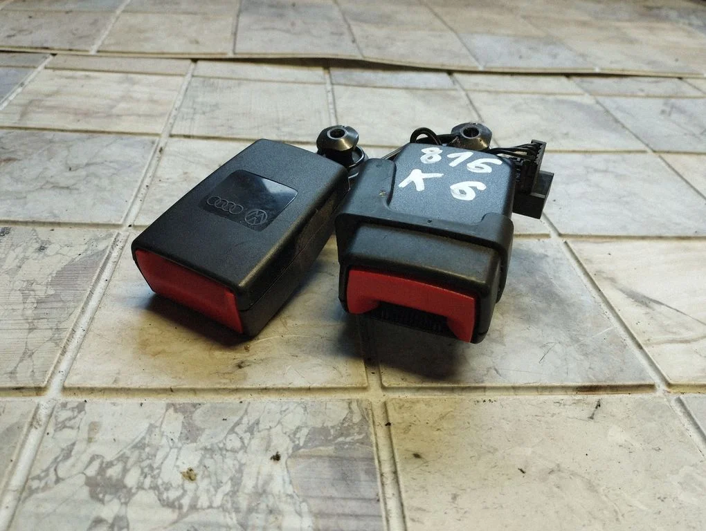 Rear seatbelt buckle 4G0857739A