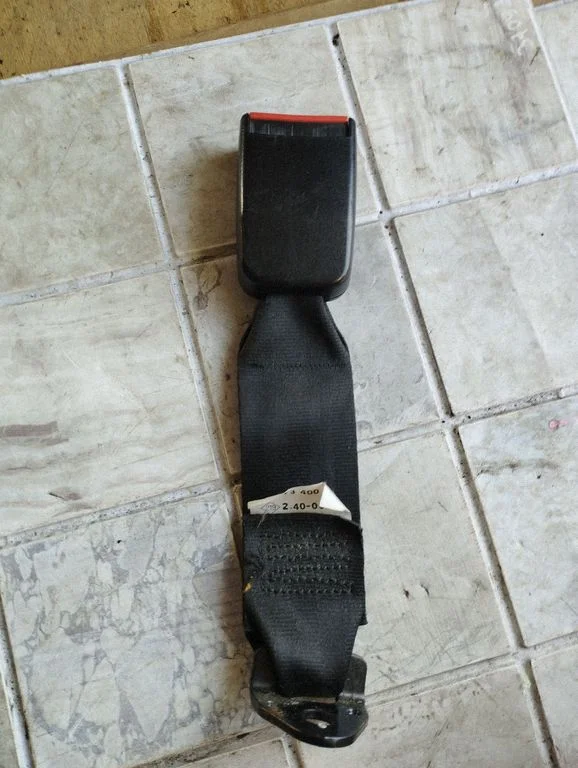 Rear seatbelt buckle 773400 – Renault Safrane (1992-2000)