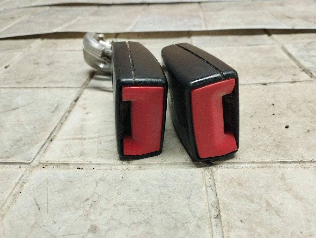 Aizmugurējās drošības jostas sprādze 1K0857739H