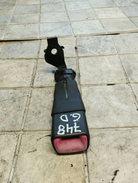 Rear seatbelt buckle 15211