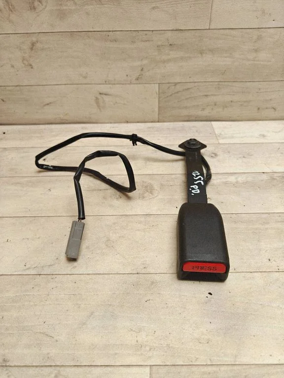 Zapięcie pasa przednie NSB1094