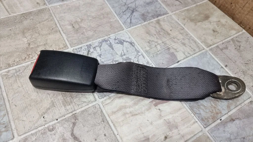 Rear seatbelt buckle 050401A4X