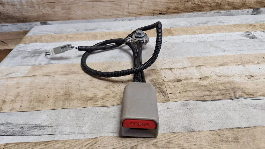 Front seatbelt buckle NSB1094