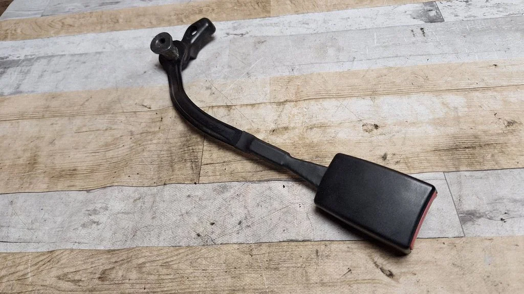 Front seatbelt buckle 3B0858472J