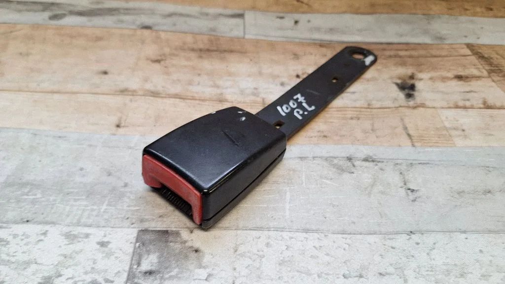 Front seatbelt buckle – Seat Alhambra (Mk1) (1996-2010)