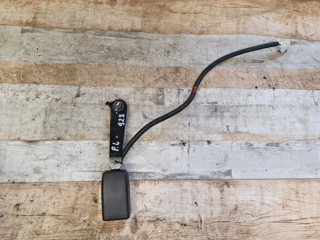 Front seatbelt buckle – Honda Civic IX (2011-2017)