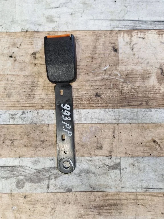 Front seatbelt buckle – Seat Alhambra (Mk1) (1996-2010)