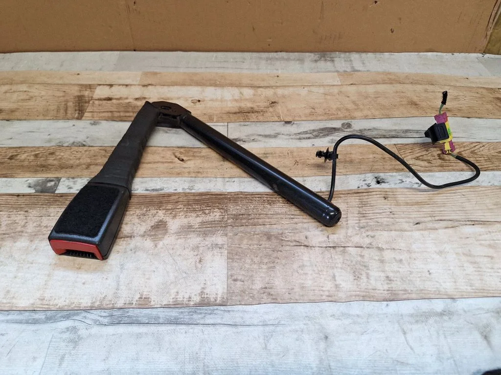 Front seatbelt buckle – Opel Vectra C (2005-2009)