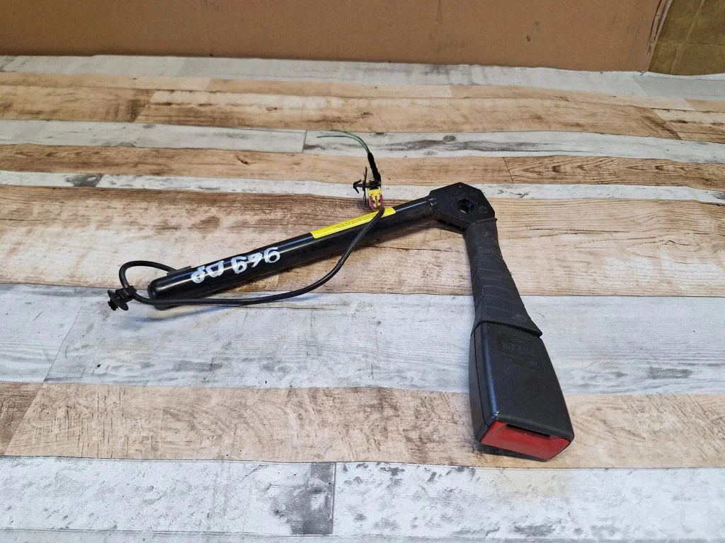 Front seatbelt buckle – Opel Vectra C (2005-2009)