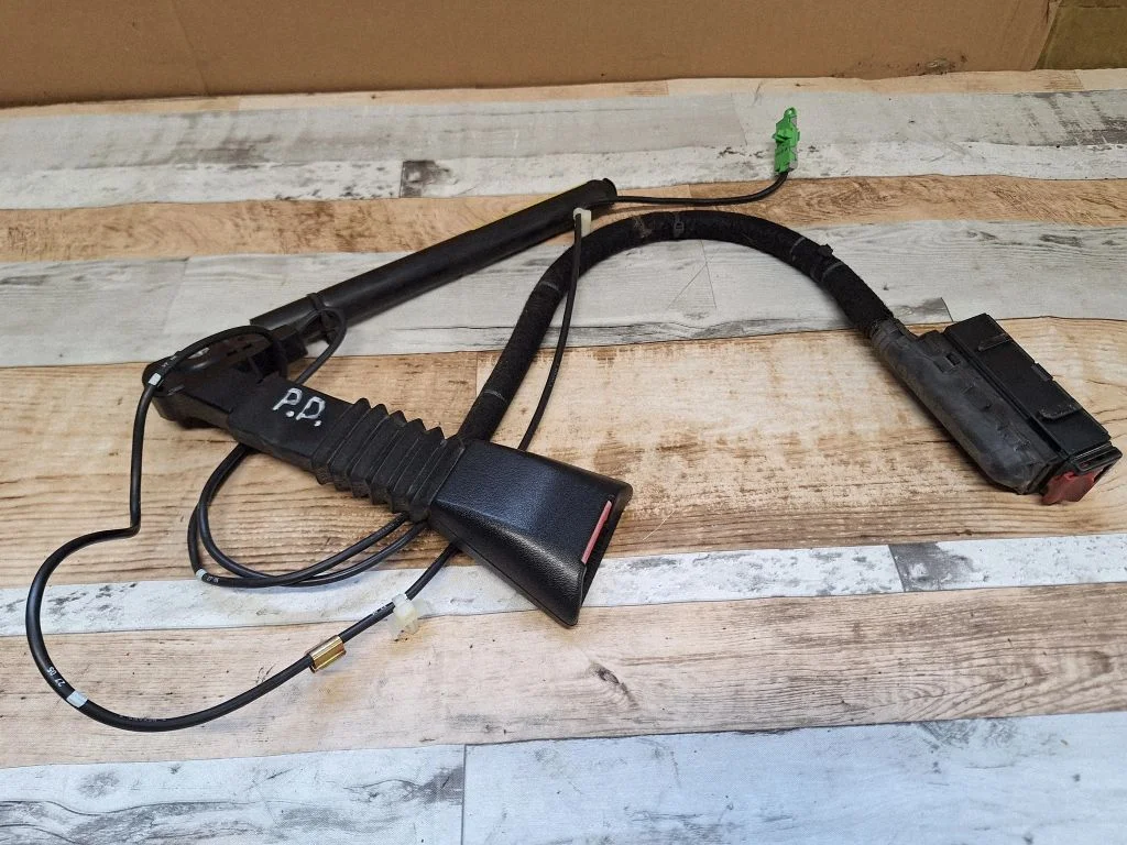 Front seatbelt buckle – Opel Meriva A (2003-2010)