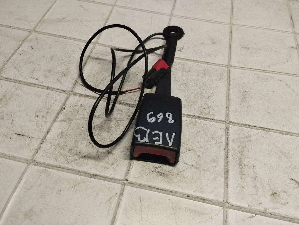 Zapięcie pasa przednie 5S43A61209A
