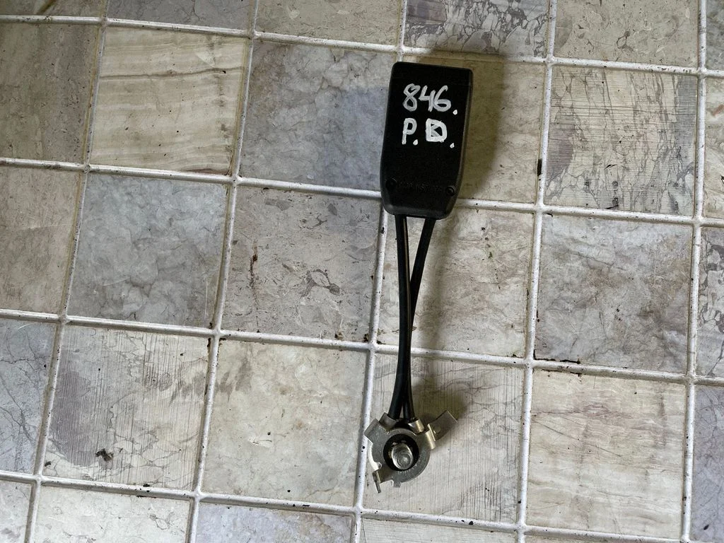 Eesmise turvavöö pannal NSB1094