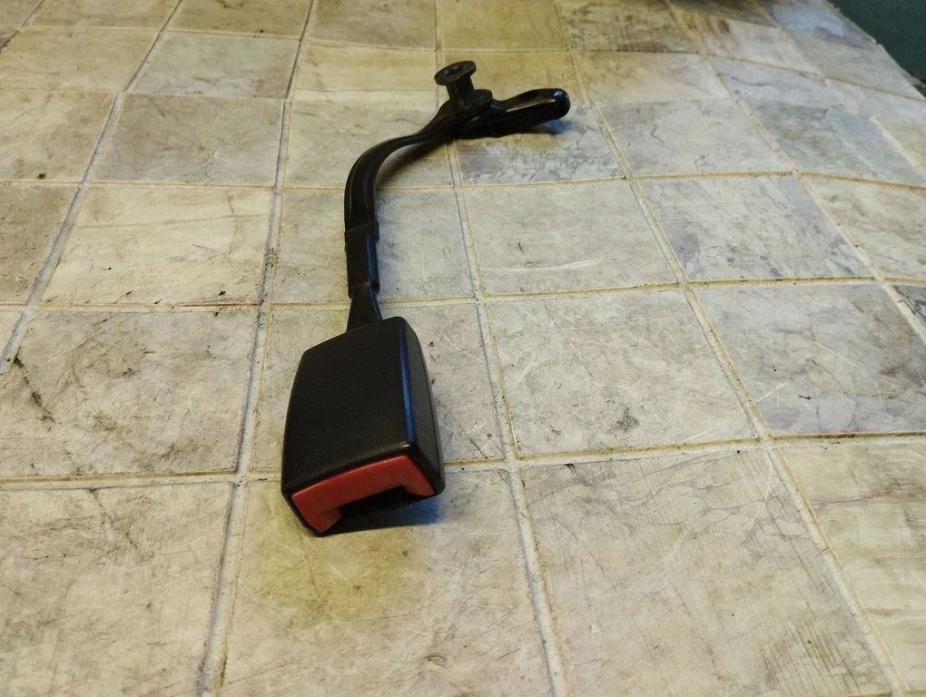 Priekšējās drošības jostas sprādze 3B0858472J