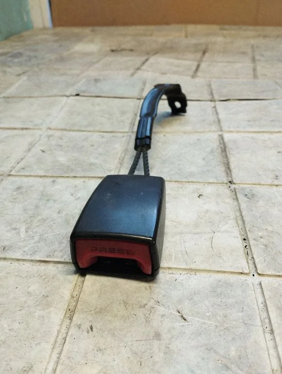 Eesmise turvavöö pannal – Skoda Octavia Mk2 (1Z) (2004-2013)