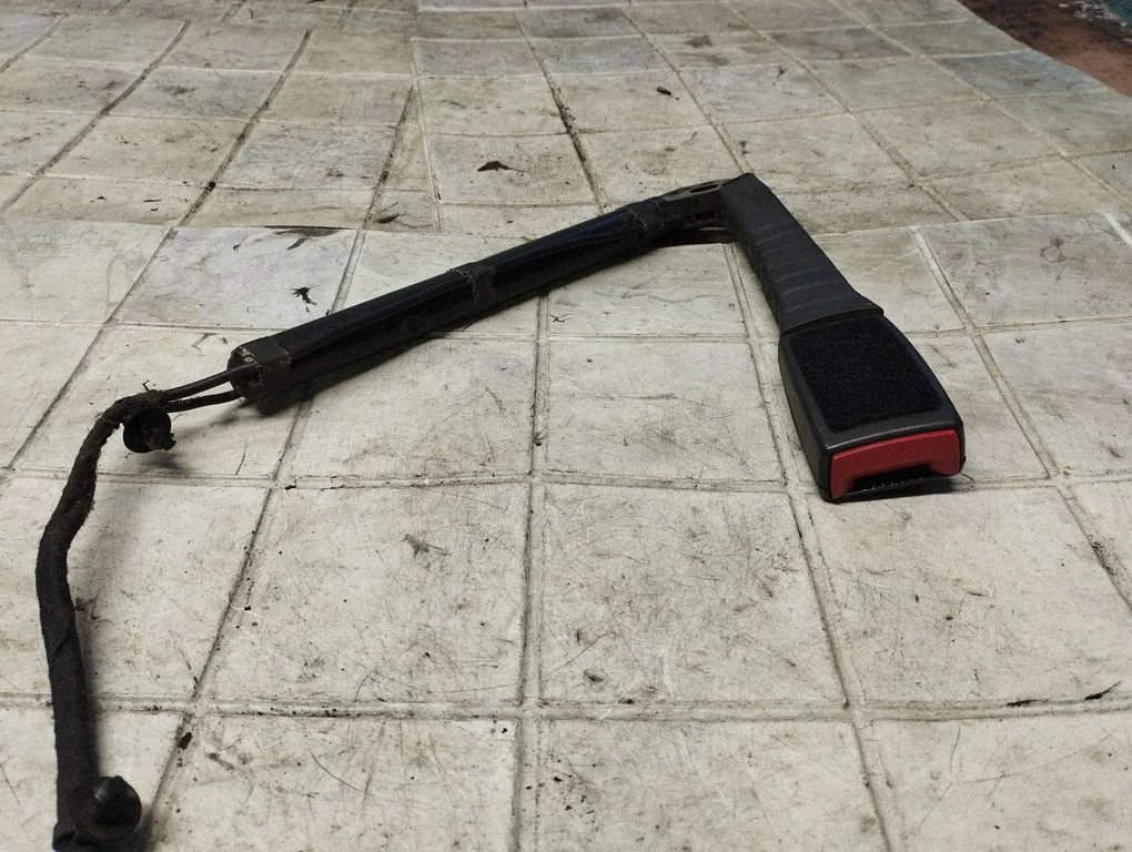 Front seatbelt buckle – Opel Vectra C (2002-2005)