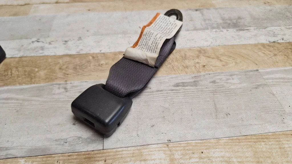 Keskmise turvavöö pannal (tagumine)