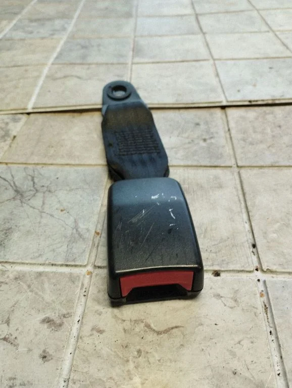 Zapięcie pasa środkowe (tylne) 3M51R60044BF