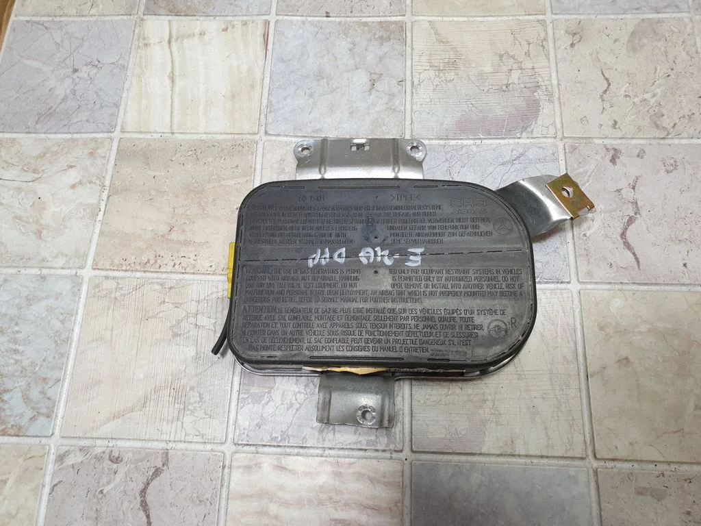 Front door airbag – Mercedes-Benz E-Class W210 (1995-2002)